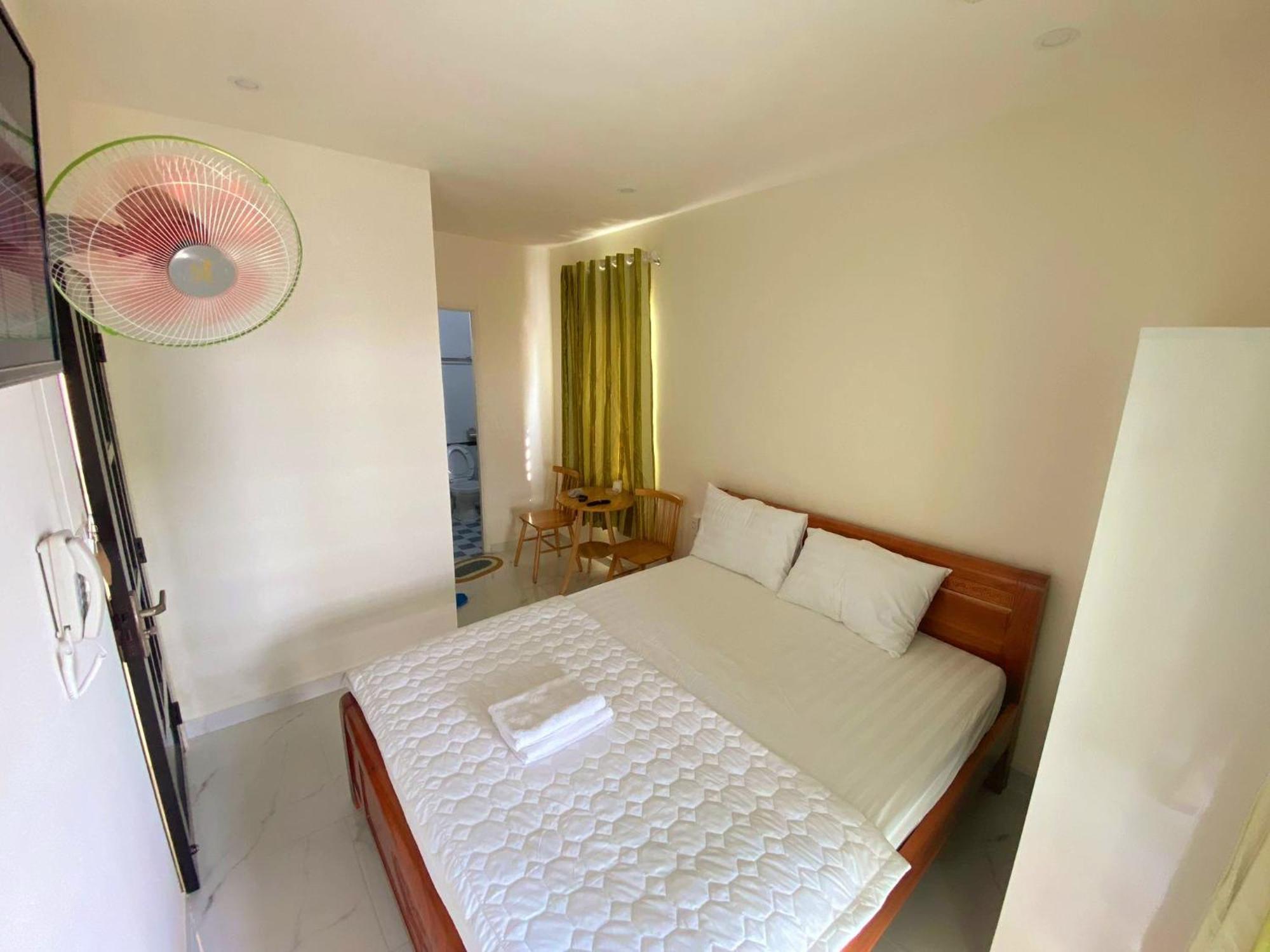 Khach San Anh Thu Hotel Ho Chi Minh City Exterior photo